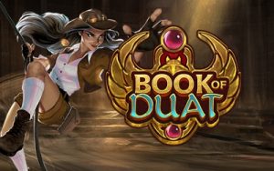 Book of Duat slot omslag med en äventyrlig kvinna liknande Indiana Jones